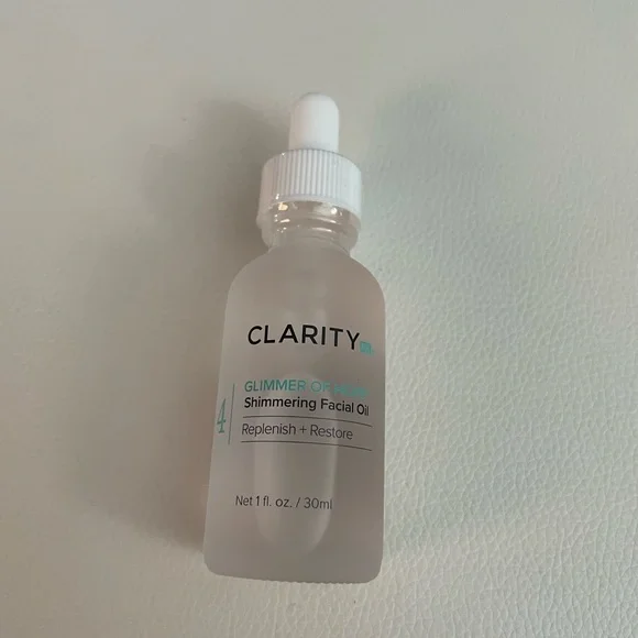Clarity Rx glimmer of hope shimmering facial oil - Picture 3 of 6